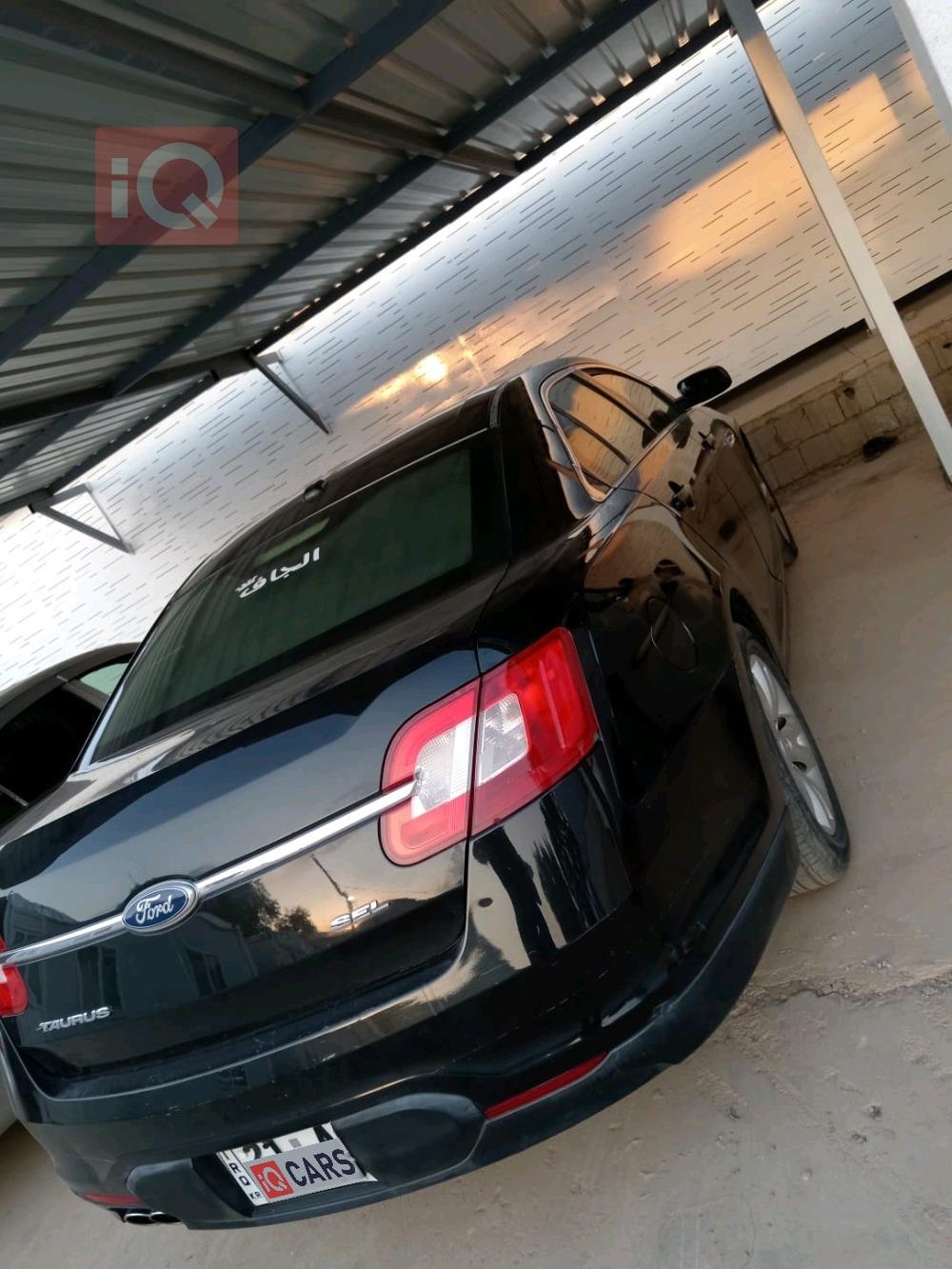 Ford Taurus